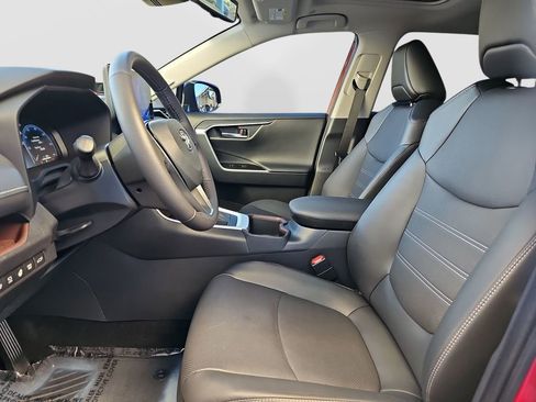 Certified 2025 Toyota RAV4 Limited image 16
