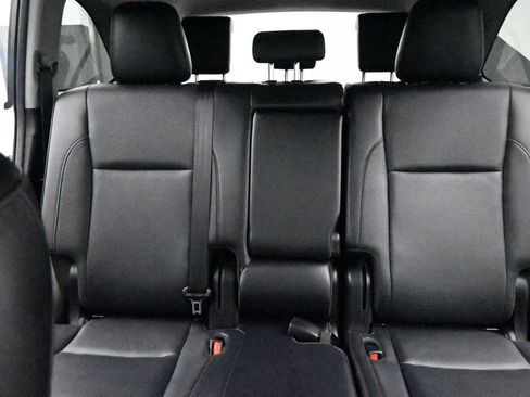 Used 2019 Toyota Highlander Limited AWD/4WD image 19