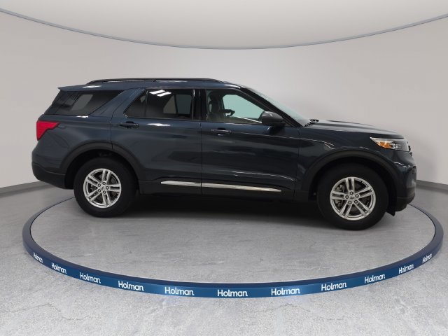 Used 2023 Ford Explorer XLT AWD/4WD image 5