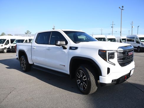 Used 2024 GMC Sierra 1500 AT4 w/ Technology Package image 12