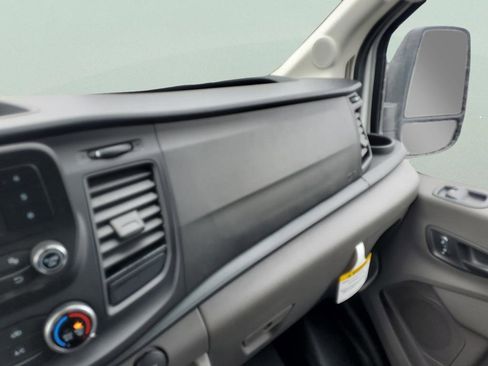 New 2025 Ford Transit 250 148 Medium Roof image 36