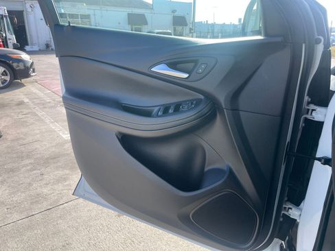 Used 2025 Buick Encore GX Preferred image 20