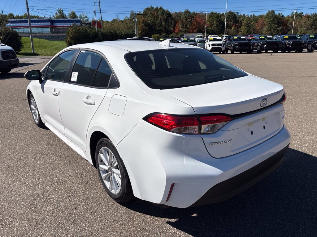 New 2026 Toyota Corolla LE w/ LE Premium Package FWD image 4