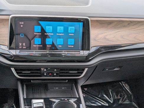 Used 2026 Volkswagen Atlas SE w/ Panoramic Sunroof Package FWD image 19