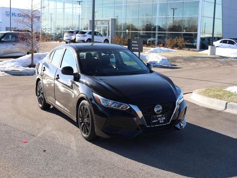 Used 2020 Nissan Sentra S image 2