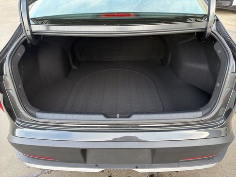 New 2025 Kia K4 LX image 19