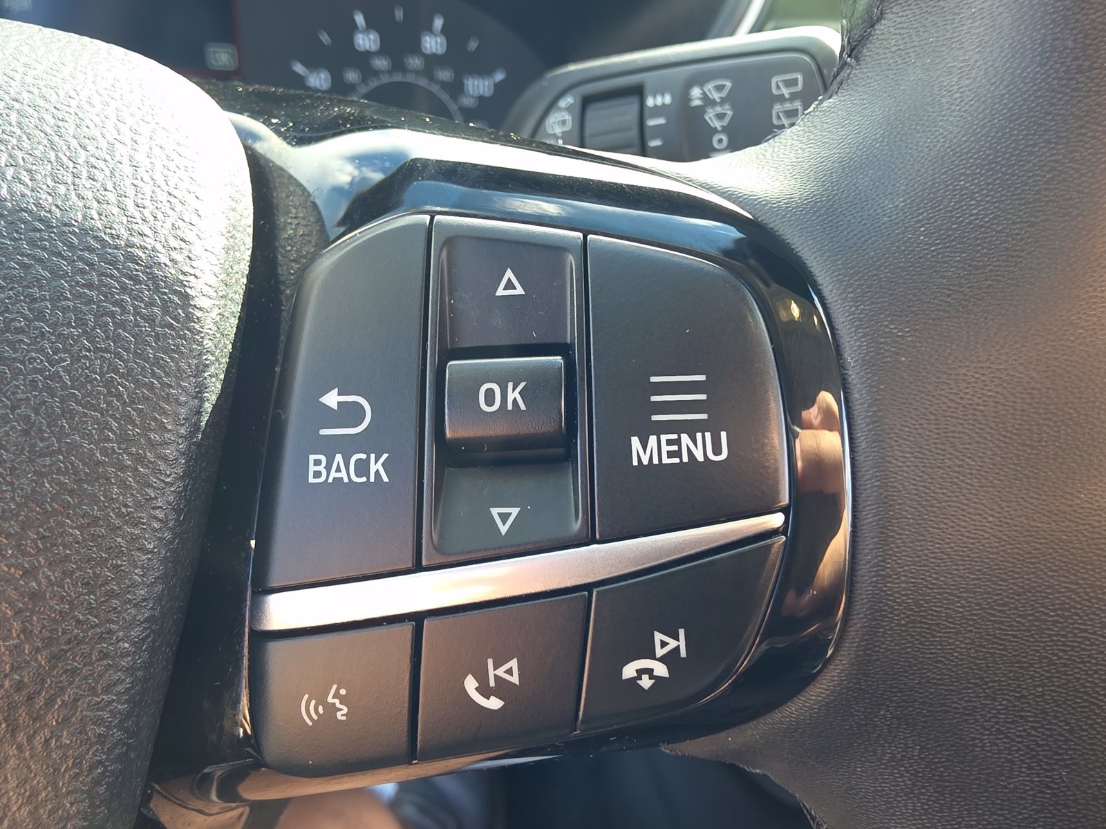 Used 2022 Ford Escape SE w/ SE Sport Appearance Package AWD/4WD image 16