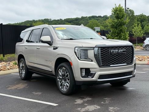 Used 2024 GMC Yukon Denali Ultimate AWD/4WD image 6