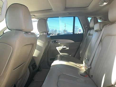 Used 2013 Lincoln MKX FWD image 14