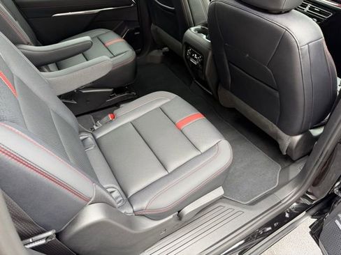 Used 2026 Chevrolet Traverse RS image 9