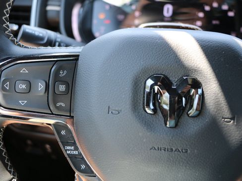 Used 2025 RAM 1500 Limited AWD/4WD image 22