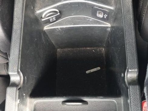 Used 2015 Jeep Cherokee Latitude w/ Cold Weather Group image 36