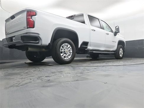 Used 2024 Chevrolet Silverado 2500 LTZ w/ LTZ Convenience Package image 42