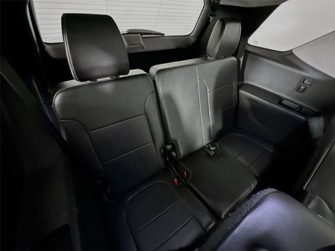 Used 2018 Chevrolet Traverse LT image 31