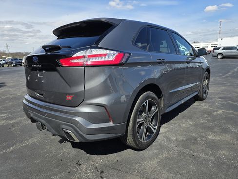 Used 2023 Ford Edge ST image 3