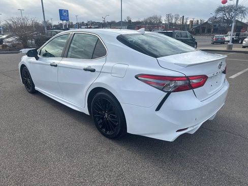 Used 2019 Toyota Camry SE image 5