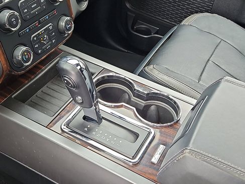 Used 2015 Ford Expedition Platinum image 20