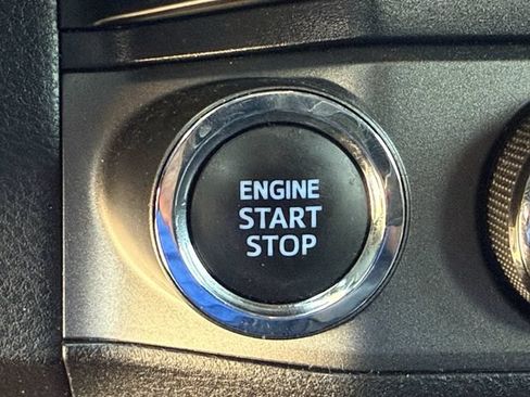 Used 2022 Toyota Tacoma TRD Sport w/ Technology Package AWD/4WD image 22