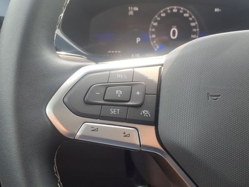 Certified 2023 Volkswagen Taos SE FWD image 16