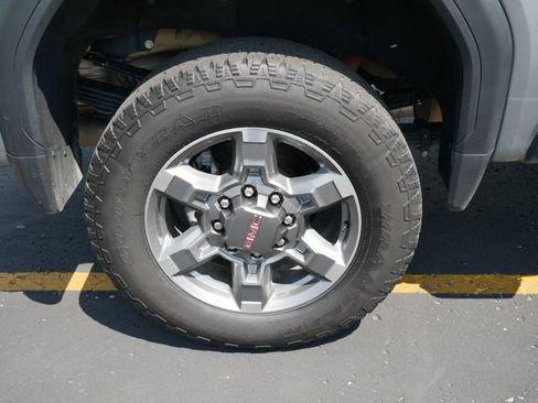 Used 2025 GMC Sierra 3500 SLT w/ SLT Convenience Package AWD/4WD image 5