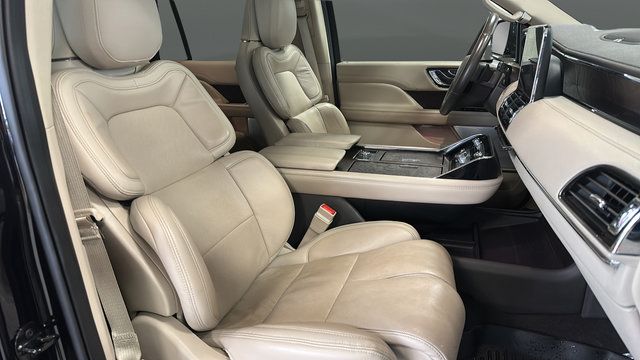 Used 2020 Lincoln Navigator L Reserve w/ Luxury Package AWD/4WD image 24