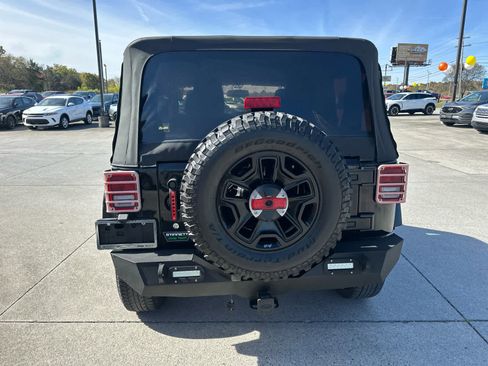 Used 2017 Jeep Wrangler Sport image 8