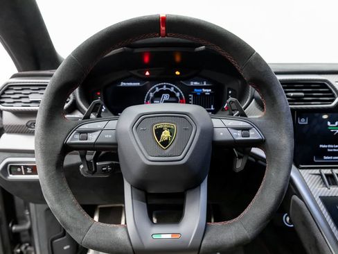 Used 2023 Lamborghini Urus Performante image 14