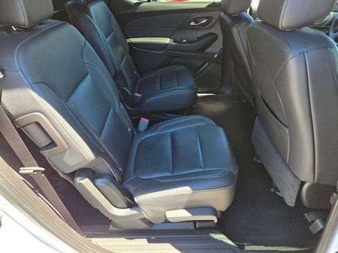 Used 2023 Chevrolet Traverse LT w/ LPO, Cargo Package FWD image 13