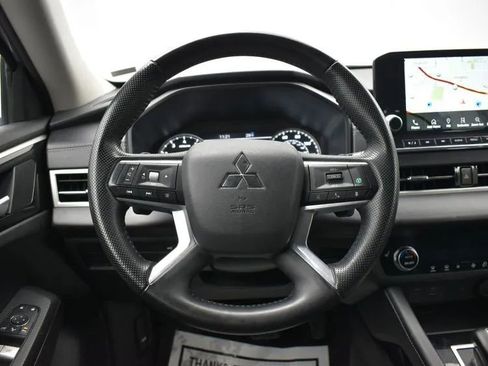 Used 2024 Mitsubishi Outlander FWD image 20