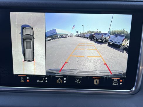 Used 2024 GMC Yukon XL Denali Ultimate AWD/4WD image 14