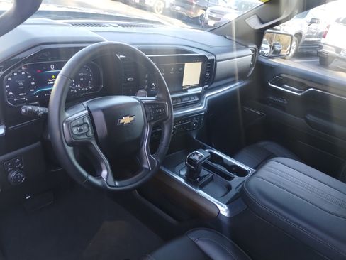 Used 2024 Chevrolet Silverado 1500 High Country image 9