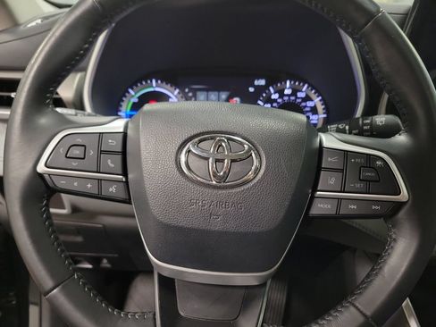 Used 2023 Toyota Highlander XLE AWD/4WD image 21