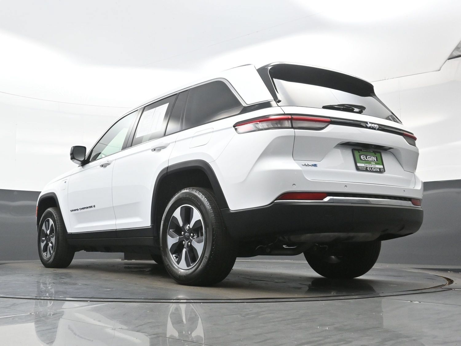 Used 2023 Jeep Grand Cherokee 4WD 4xe image 32