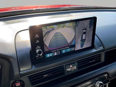 Used 2025 Honda Pilot TrailSport image 13