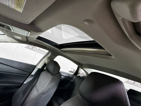 Used 2023 Honda Accord EX image 10