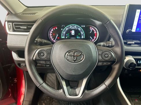 Used 2023 Toyota RAV4 XLE Premium image 9