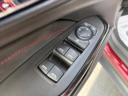 Used 2024 Chevrolet Trax RS w/ Sunroof Package FWD image 27