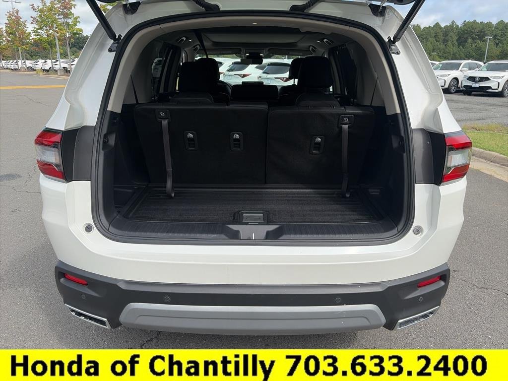 Certified 2025 Honda Pilot Touring image 24