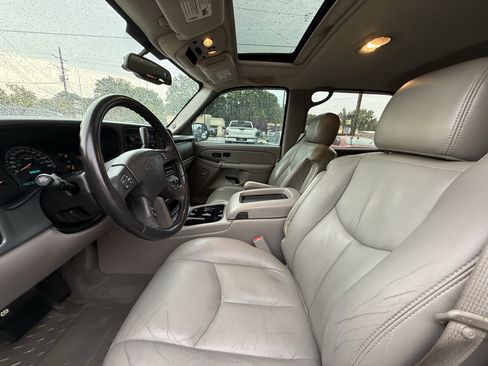 Used 2005 Chevrolet Avalanche Z71 w/ Sun And Sound Package image 14