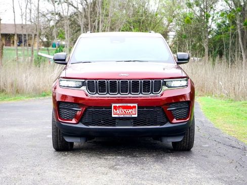 New 2026 Jeep Grand Cherokee Laredo RWD image 4