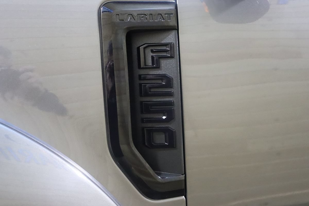 Used 2022 Ford F250 Lariat w/ Black Appearance Package AWD/4WD image 22