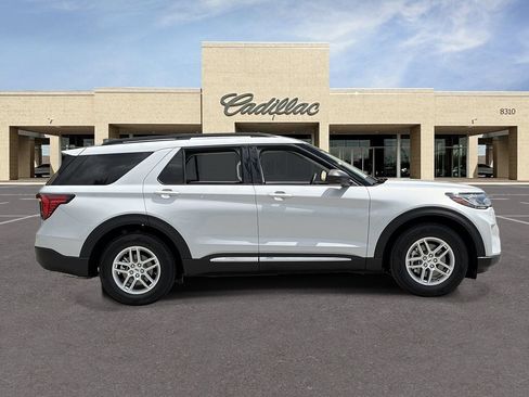 Used 2025 Ford Explorer Active RWD image 4