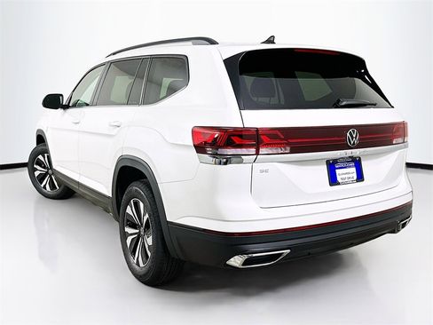 New 2026 Volkswagen Atlas SE image 6