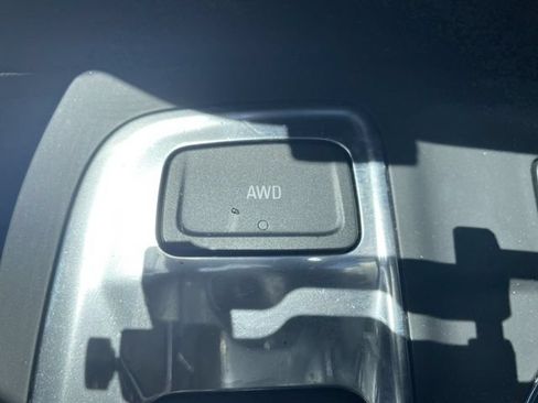 Used 2024 Chevrolet Equinox LT AWD/4WD image 17
