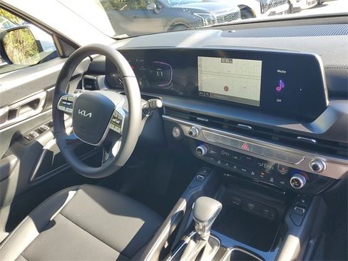 New 2025 Kia Telluride S image 8