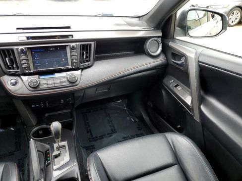 Used 2016 Toyota RAV4 SE image 28