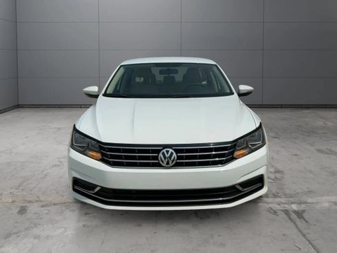 Used 2018 Volkswagen Passat 2.0T S FWD image 2