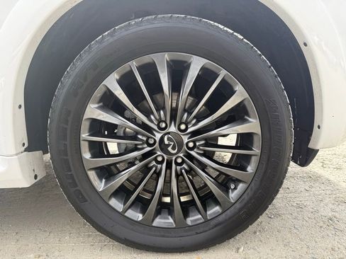 Used 2022 INFINITI QX80 Sensory w/ Cargo Package image 17