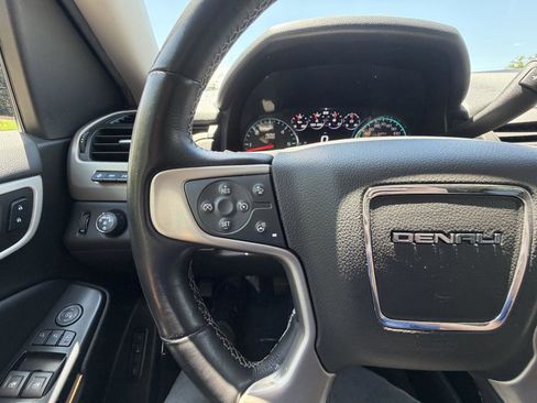 Used 2020 GMC Yukon Denali AWD/4WD image 16