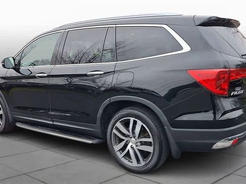 Used 2017 Honda Pilot Elite image 6